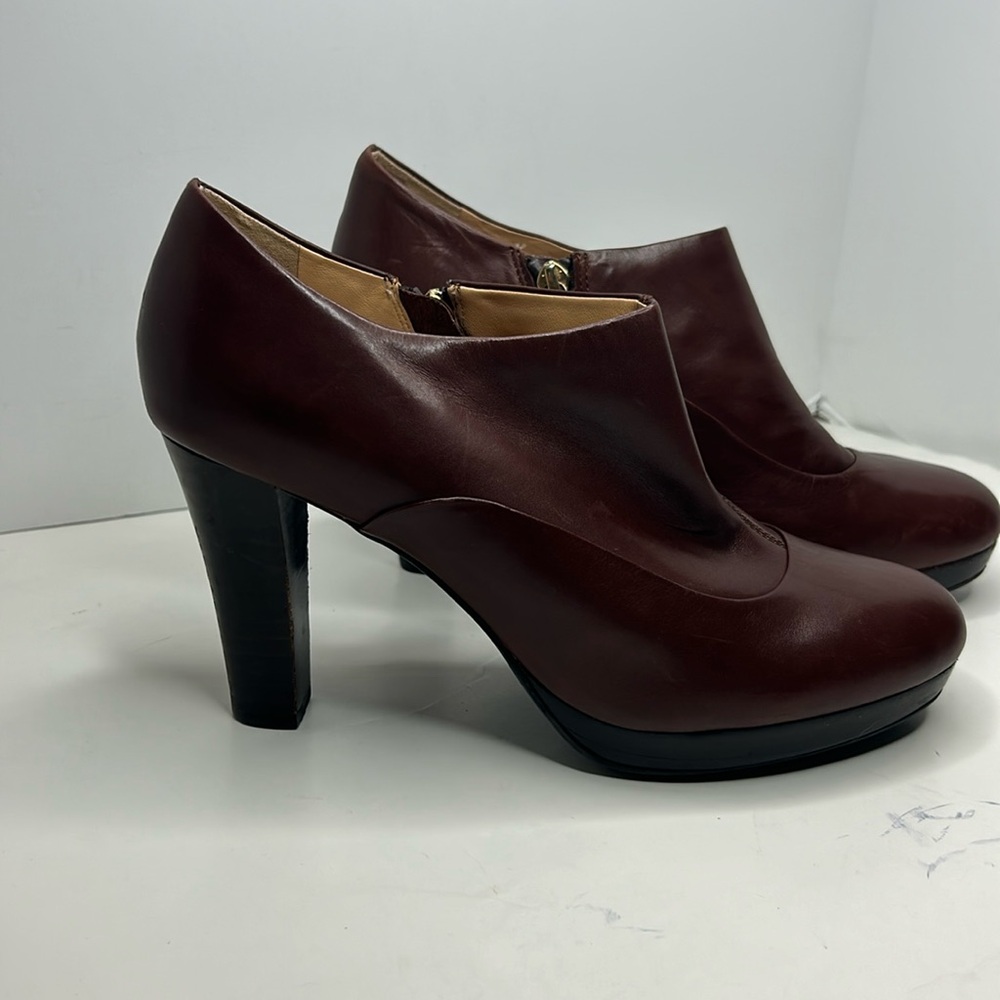Geox women’s heeled/platform booties ! ❤️